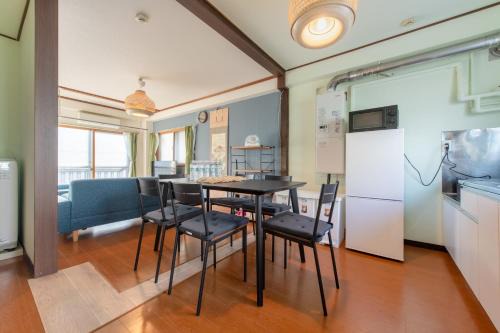 Motoyoyogicho Apartment | Room MtFuji Max 9 people 8 minutes to Shibuya 5 minutes to Shinjuku 1 minute to Harajuku 4 minutes walk from the station