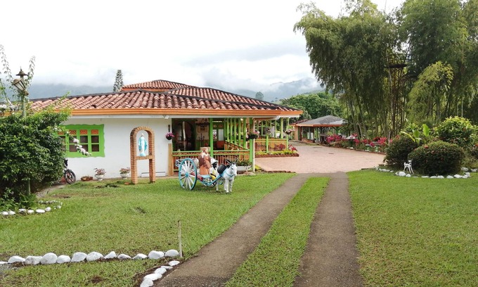 Pereira House | Room with 2 double beds Number 3