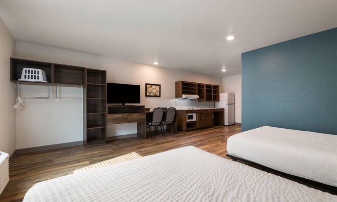 Rockledge Hotel | Room with Kitchen Near Cocoa Beach & Kennedy Space Center – Just 14 Miles Awa