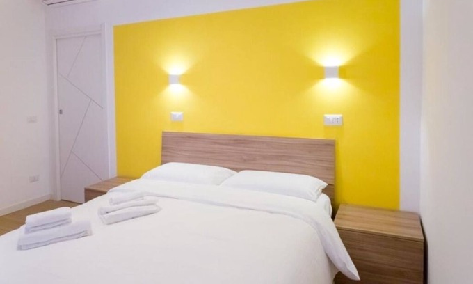 Tuscolano Apartment | RoomApartment Rome: 1 Bedroom Apartment with Balcony