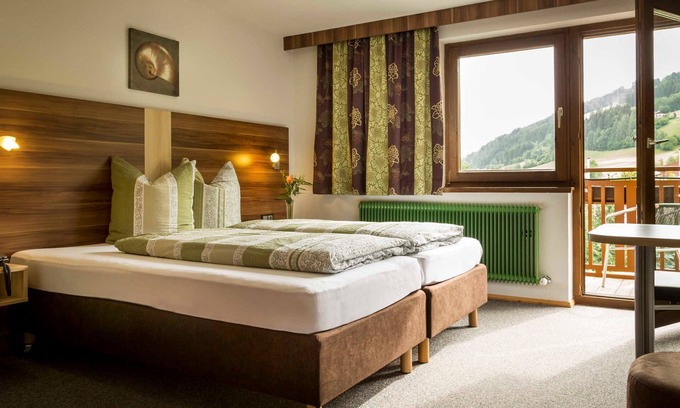 Tulfes Apartment | ROOMS with breakfast buffet - B & B Appartements GLUNGEZER in Tulfes near INNSBRUCK