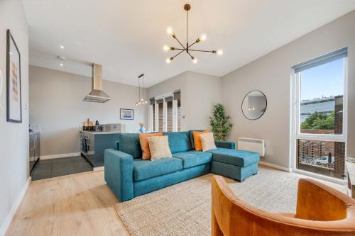 Liverpool City Centre Apartment | Ropewalks Retreat IV Sleeping 6 Guests with Parking and Balcony