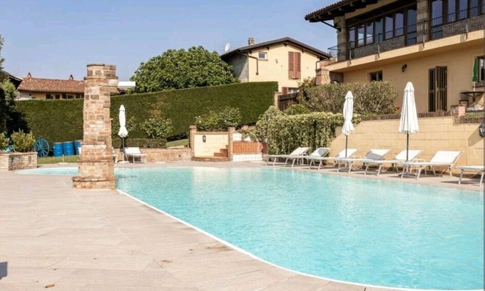 Camino Apartment | Rosé House, hills view in wine region. Romantic private sauna&hydro. Summer pool
