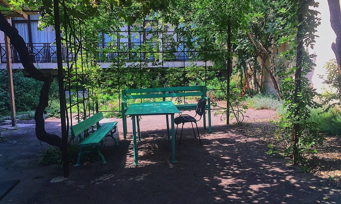 Avlabari House | Rose garden house in Tbilisi