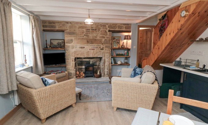 Staithes Cottage | Rose Lea