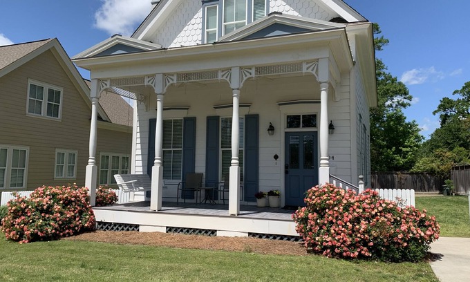 Downtown Ruston House | Rosebud Cottage - Luxurious 3 Bedroom in Downtown Ruston