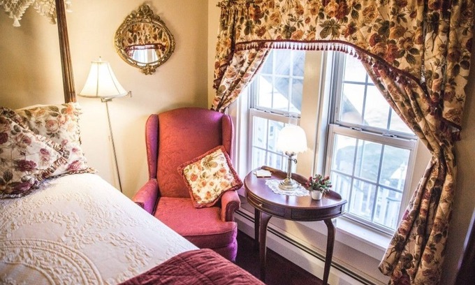 Bradford Bed & Breakfast | Rosewood Country Inn