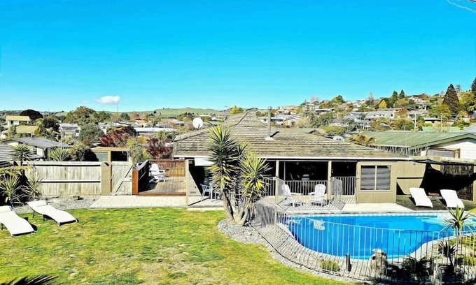 Rotorua House | Rotorua Paradise,heated pool,2×65" TVs,now 30% off