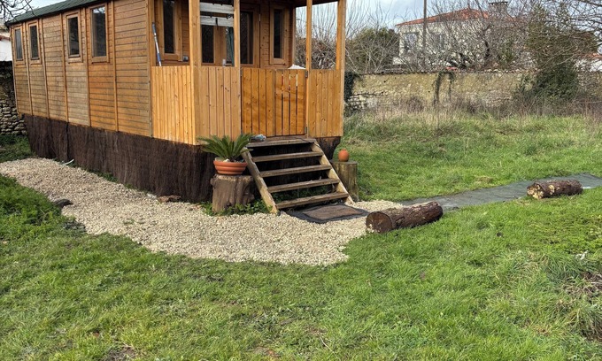 Saintes House | Roulotte in Saintes near the town center