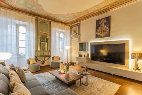 Como City Centre Apartment | Rovelli 41 by Rent All Como
