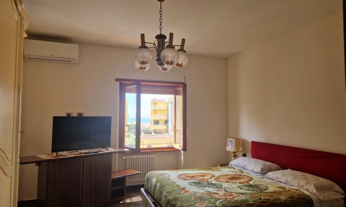 Civitavecchia Apartment | ROYAL HOUSE APPARTMENT DELUXE close to the main services and the sea.