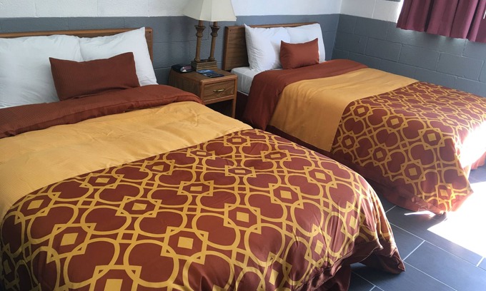 Early Hotel | Royal Inn