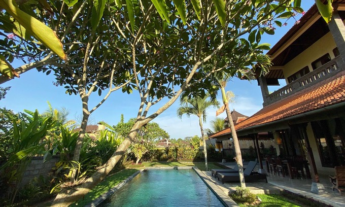 Sayan Villa | Rumah Dadong