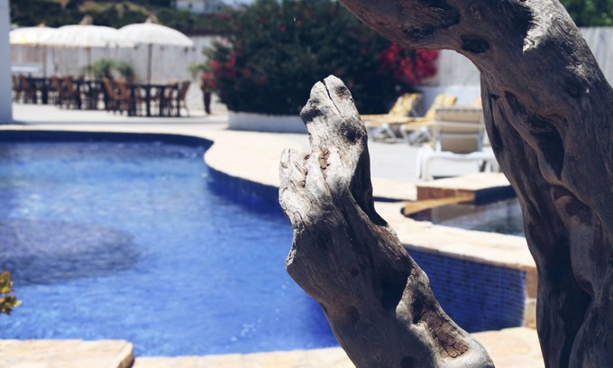 Coin Apartment | RunWild Hen Party Pool Fun for 12