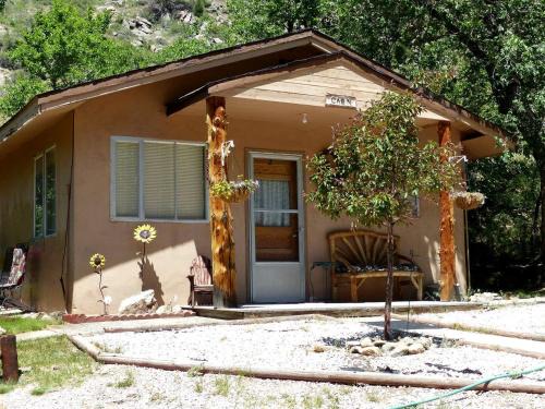 Rustic House | Rural Cabin Rental in Gorgeous Poudre Canyon near Fort Collins, Colorado