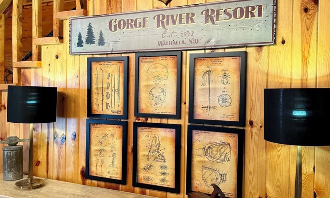 Pembina County House | Rustic 5 Bedroom Gorge River Resort
