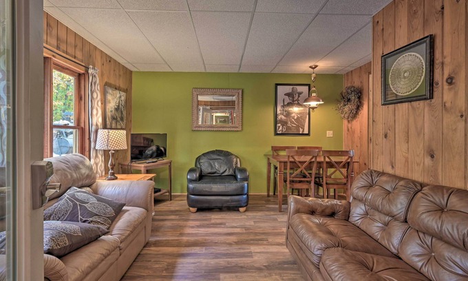 Huntingdon Cabin | Rustic 'Clint Eastwood' Ranch Apt by Raystown Lake