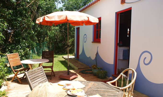 Carrapateira Cottage | Rustic Cottage with studio apartment and sleeping loft: garden with ocean views!