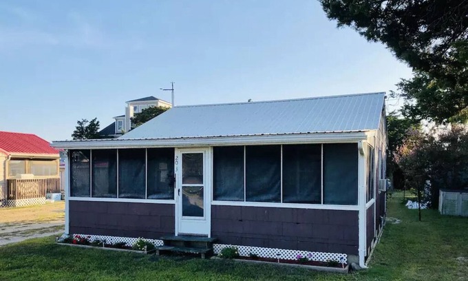 Broadkill Beach Cottage | Rustic Cottage at Broadkill Beach