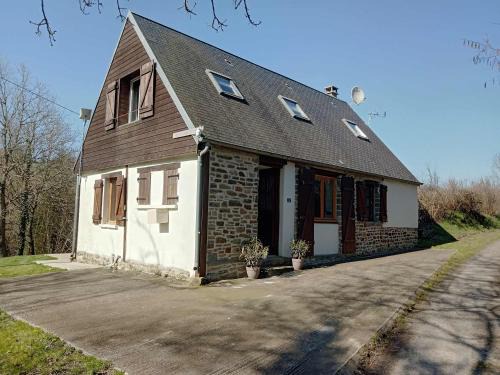 Pont Farcy House | Rustic cottage full of charm for the perfect getaway in Normandy