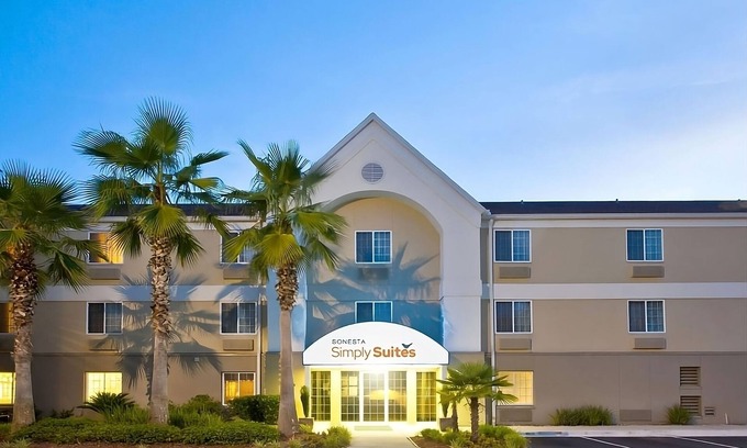 Baymeadows Resort | Rustic Getaway in Jacksonville! 2 Spacious Units, Full Kitchen, Pets Allowed!