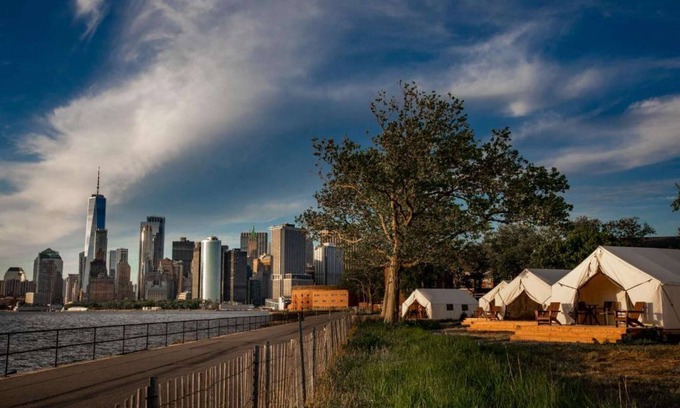 Manhattan Cabin | Rustic Glamping w/Michelin Restaurant & NYC Views