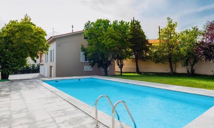 Afife Apartment | Rustic Haven Lodge with pool
