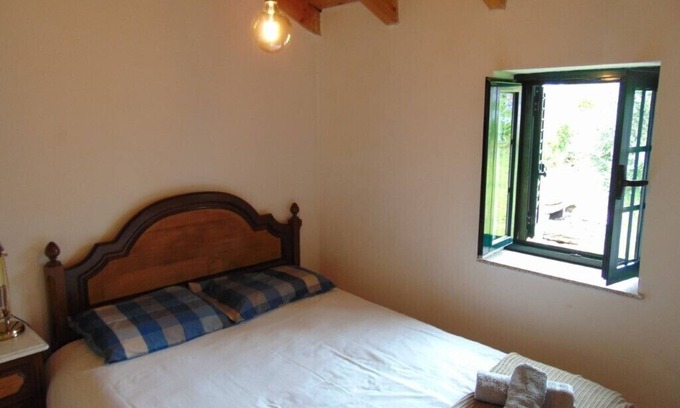 Cabracao House | Rustic House in the Mountains, Private Pool with Natural Water