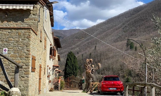 Bivio Pozzo House | Rustic House in Reggello with Garden and Patio