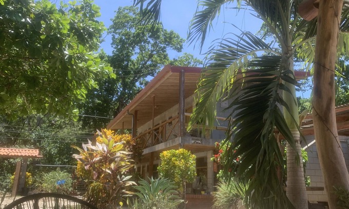 Marbella Cabin | Rustic jungle lodge in a tranquil garden setting - Room 6 Family room
