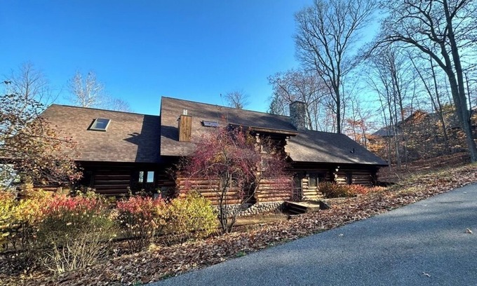Walloon Lake Cabin | Rustic log cabin on Walloon Lake
