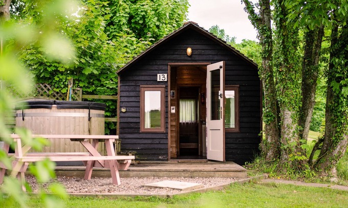 Forres Cabin | Rustic Log Cabin With Hot Tub