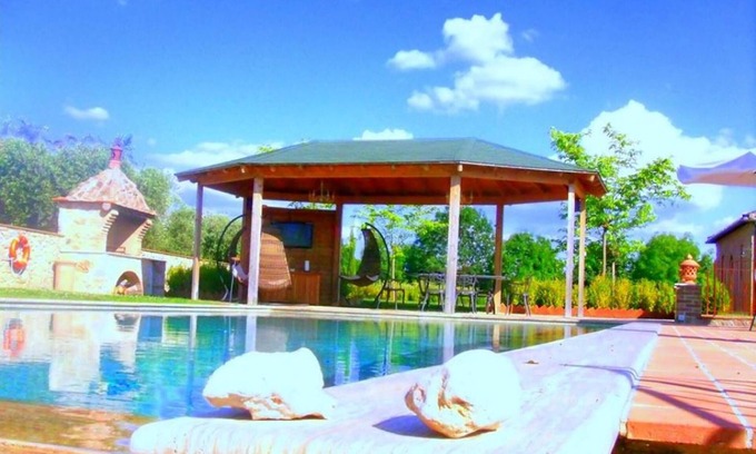 Sovicille Apartment | Rustic style house immersed in the countryside near Siena with swimming pool