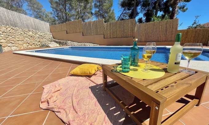 Olivella Ski Chalet | Rustic Villa with nice views and swimming pool ideal for relaxing near Sitges