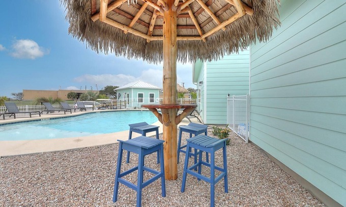 Port Aransas RV Rental | RV Site Only! Community Pool, In Town, Dog Park, Fishing, Wifi, Laundry Room