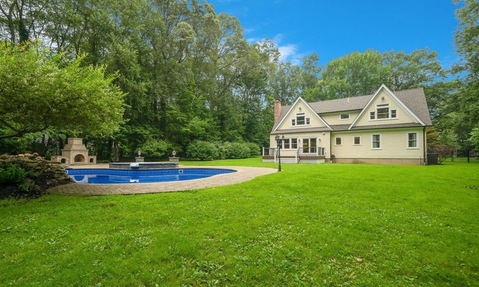 Dix Hills House | Ryder Cup rental 20 minutes to Bethpage Golf Course.n8 day rental for Ryder cup