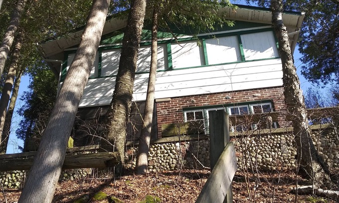 Cascade House | RYDER CUP WISCONSIN LAKEFRONT HOUSE WITH ROOM FOR 12