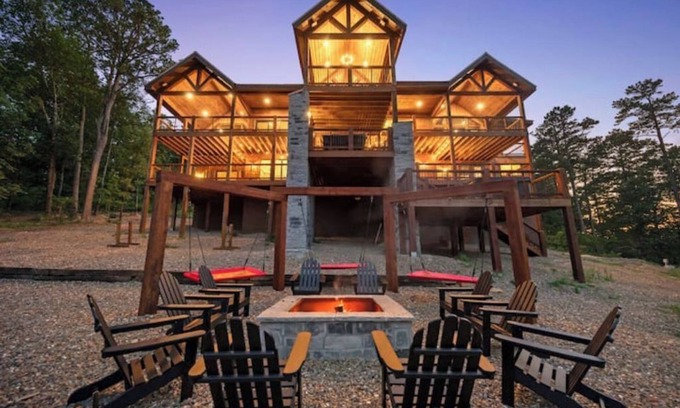 Broken Bow House | S'mores Sunrise Retreat - 7BD-6.5Bath - Luxury Lakeview House - Sleeps 30