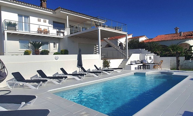 L'Escala Villa | Sabina: Villa with pool and sea view 500m from the beach