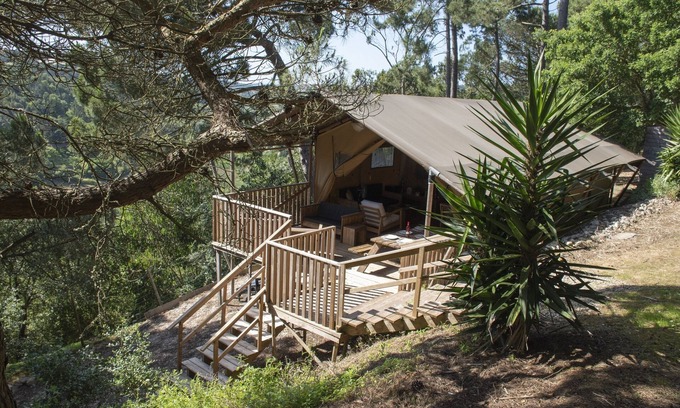 Caldas da Rainha Cabin | Safari Glamping lodge on top of a hill with splendid valley view.
