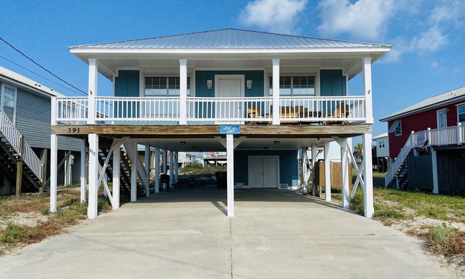 Fort Morgan House | đSailorâs Sky! Beautiful,4BR 3BA PET FRIENDLY, sleeps 11! Fall dates open!