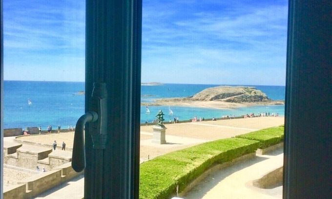 Intra Muros Apartment | Saint-Malo intra-muros exceptional sea view