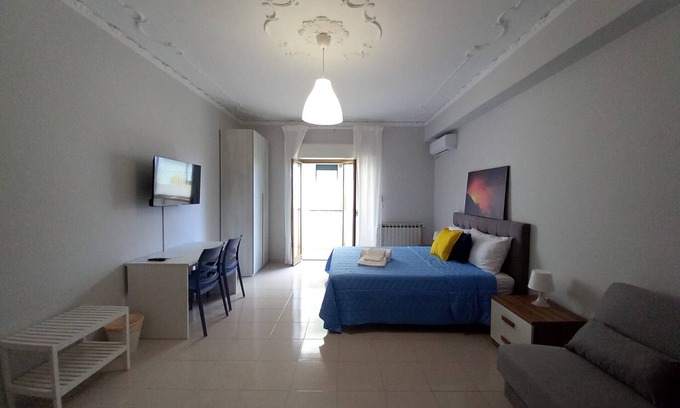 Pace del Mela Apartment | 'Salina' Room with Sea View, Wi-Fi and Air Conditioning