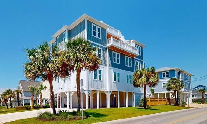 North Carolina Coast House | Salt House - Luxury Vacation Home with Private Pool, Elevator, & Much More!