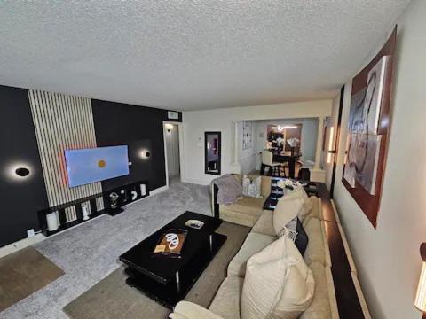 Houston Apartment | Saltwater Pool 2BR Near Galleria Walkable, Stylish & Central Marquee Uptown