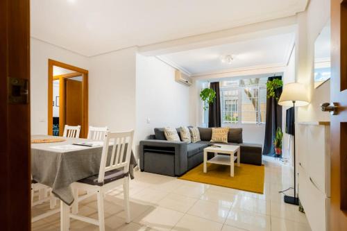 San Jose Obrero Apartment | San Pagés 3BR Apartment