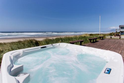 Rockaway Beach House | Sand Castle Villa