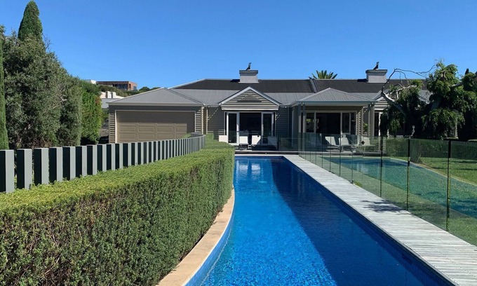Portsea House | Sandfields Resort style pool
