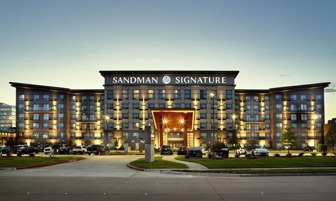 Plano Hotel | Sandman Signature Plano - Frisco Hotel