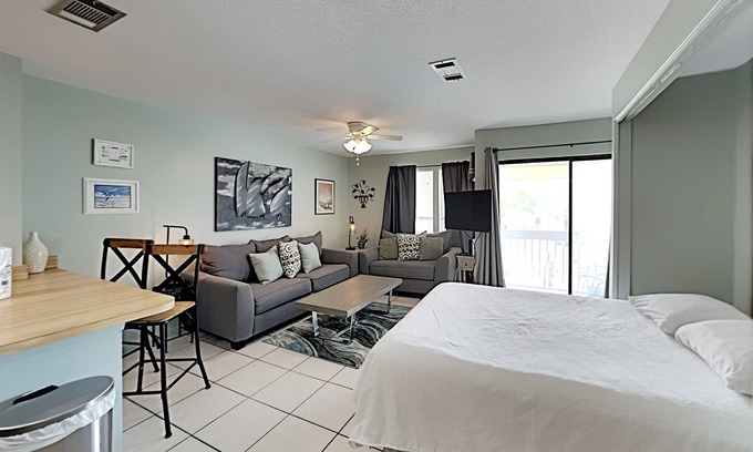 Holiday Isle Condo | Sandpiper Cove #8210 |Studio Condo with Quick Beach Access!